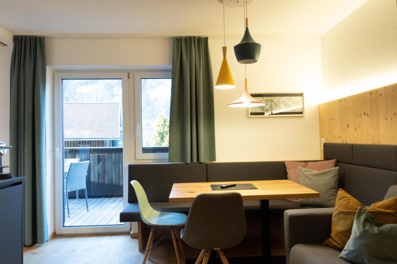 Wally Berg-Appartements Zams Exterior foto