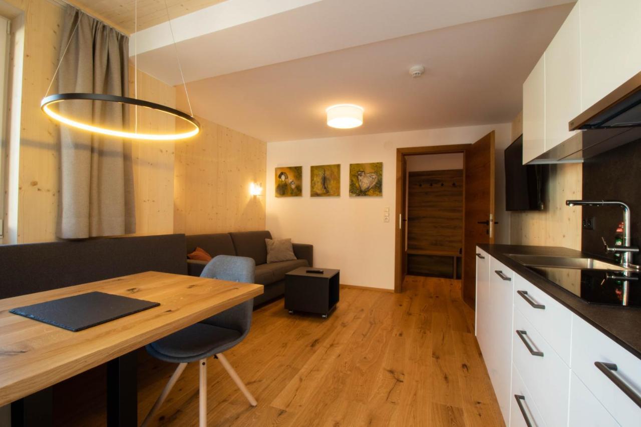Wally Berg-Appartements Zams Exterior foto
